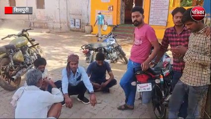 देर रात मकान में घुसा मिनी ट्रक