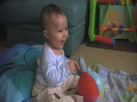 ilyes qui eclate de rire avec son tonton