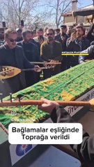 Melih Gökçek “bunu da gördük” deyip paylaştı… Cenazede garip görüntü