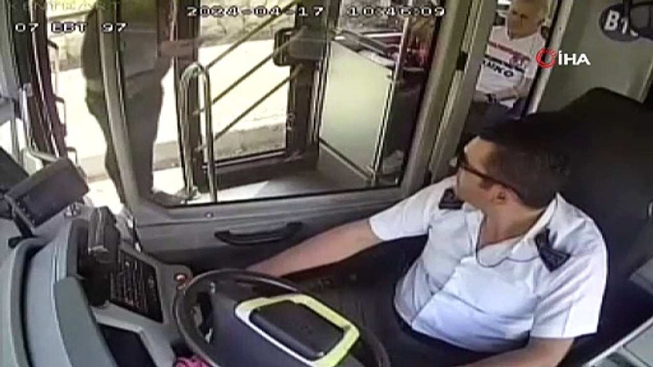 Tır şoförünün 100 bin TL’lik dalgınlığında, imdada halk otobüsü şoförü yetişti