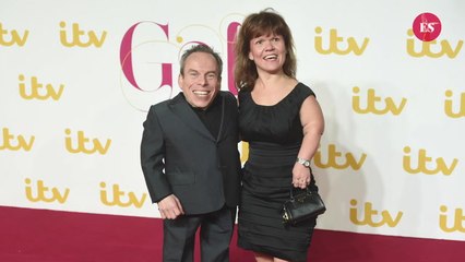 Warwick Davis pays tribute to wife Samantha as he announces her death