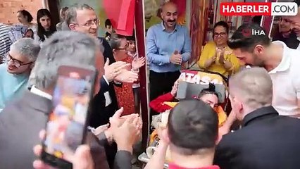 Özel birey Veli Can Öndeş'in doğum günü kutlaması renkli görüntülere sahne oldu