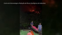 Centenas de pessoas evacuadas após erupção de vulcão na Indonésia