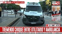 Tremendo choque entre camioneta y ambulancia en pleno centro porteño