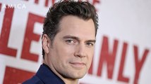 Henry Cavill è il nuovo 007, Margot Robbie la sua Bond girl: il trailer è un fake (virale)