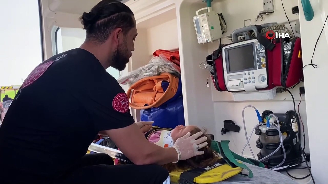 Diyarbakır’da kınaya giden aile kaza yaptı: 2’si ağır 10 yaralı
