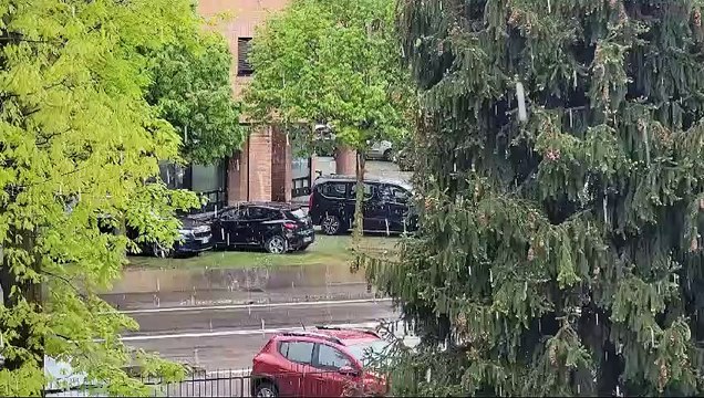 Merate, la neve in primavera: poi torna la pioggia