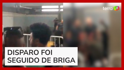 Bombeiro atira em passageiro que pulou catraca do metrô em São Paulo