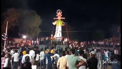 भव्य आतिशबाजी के बीच रावण दहन