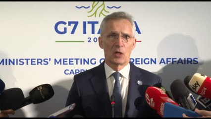Stoltenberg: urgente e fondamentale fornire più difesa aerea a Kiev