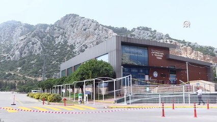 Havada asılı kalmışlardı: Antalya'da teleferik kabinleri ancak yere indirildi