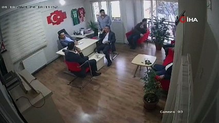 Depreme ofiste yakalandılar! Panik anları kamerada
