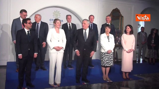 Slava Ukra?ni , Tajani cita il motto ucraino durante foto con ministri G7. Presente anche Kuleba