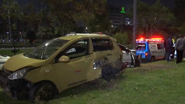 Así quedaron vehículos involucrados en un accidente por piques ilegales en Bogotá