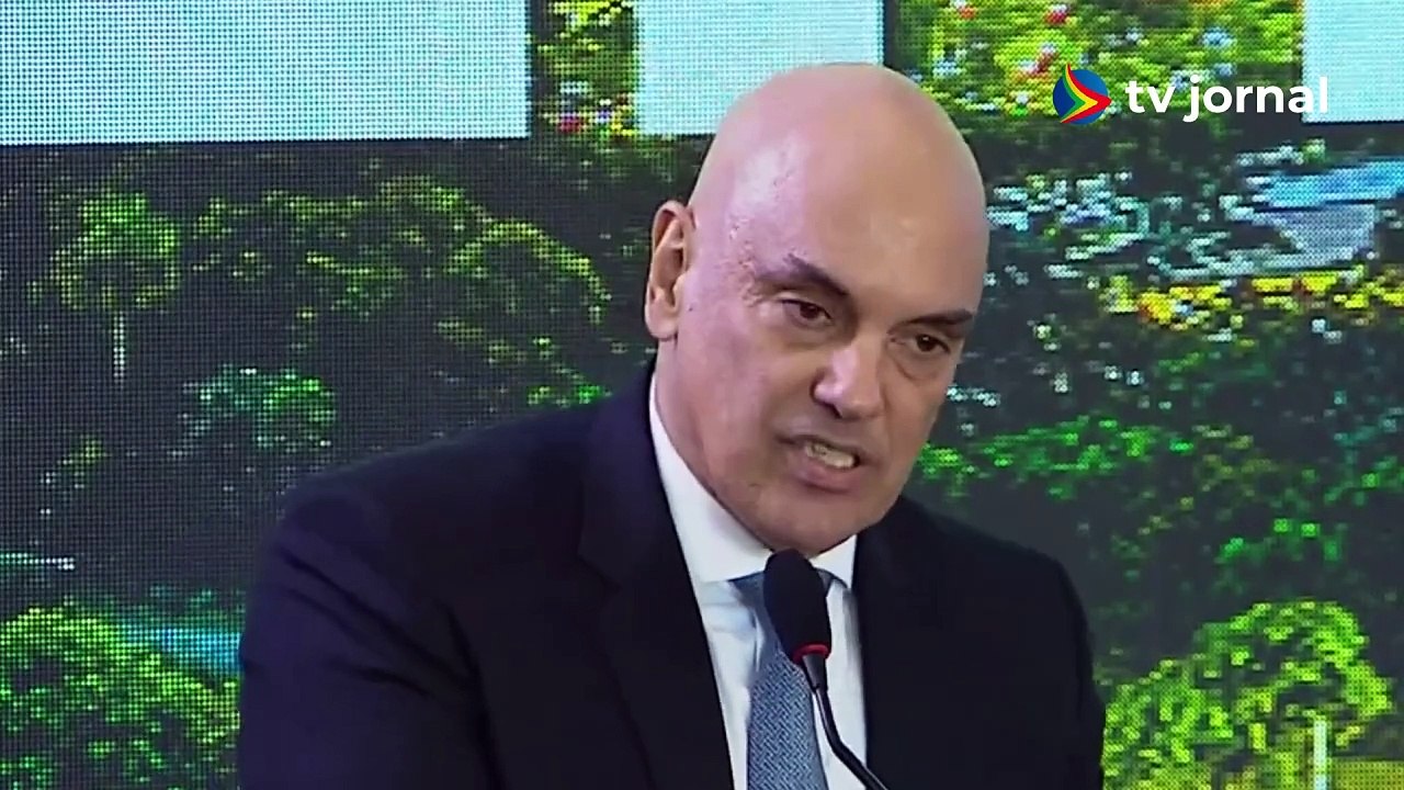 Glenn Greenwald acusa Alexandre de Moraes de usar métodos antidemocráticos