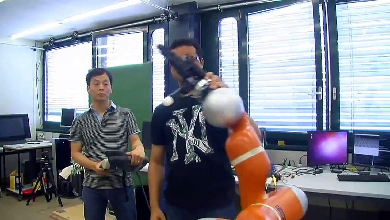 Robot catcher arm