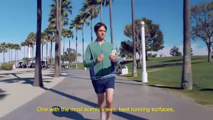 Un teléfono con una gran pantalla y especificaciones promedio