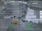 Video: Reportan más de mil muertos por tsunami en Japón