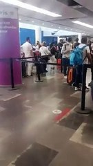 Largas filas en Aeropuerto Internacional de Tijuana