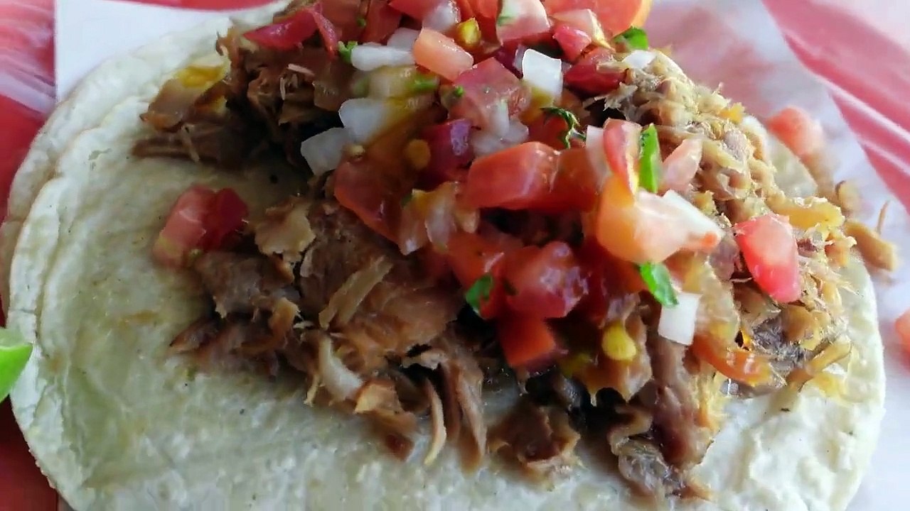 "Una Mordida Tacos Tijuana": Carnitas Don Darío