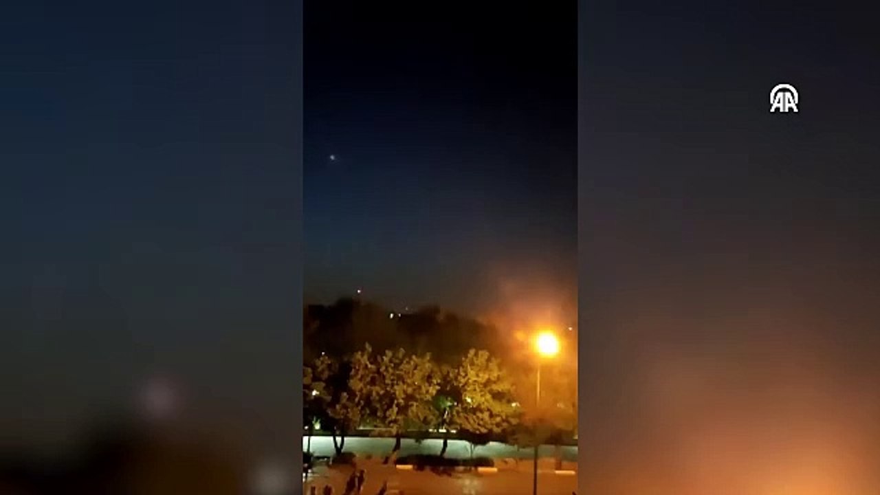 İran basını, İsfahan'da şiddetli patlama seslerinin geldiğini duyurdu