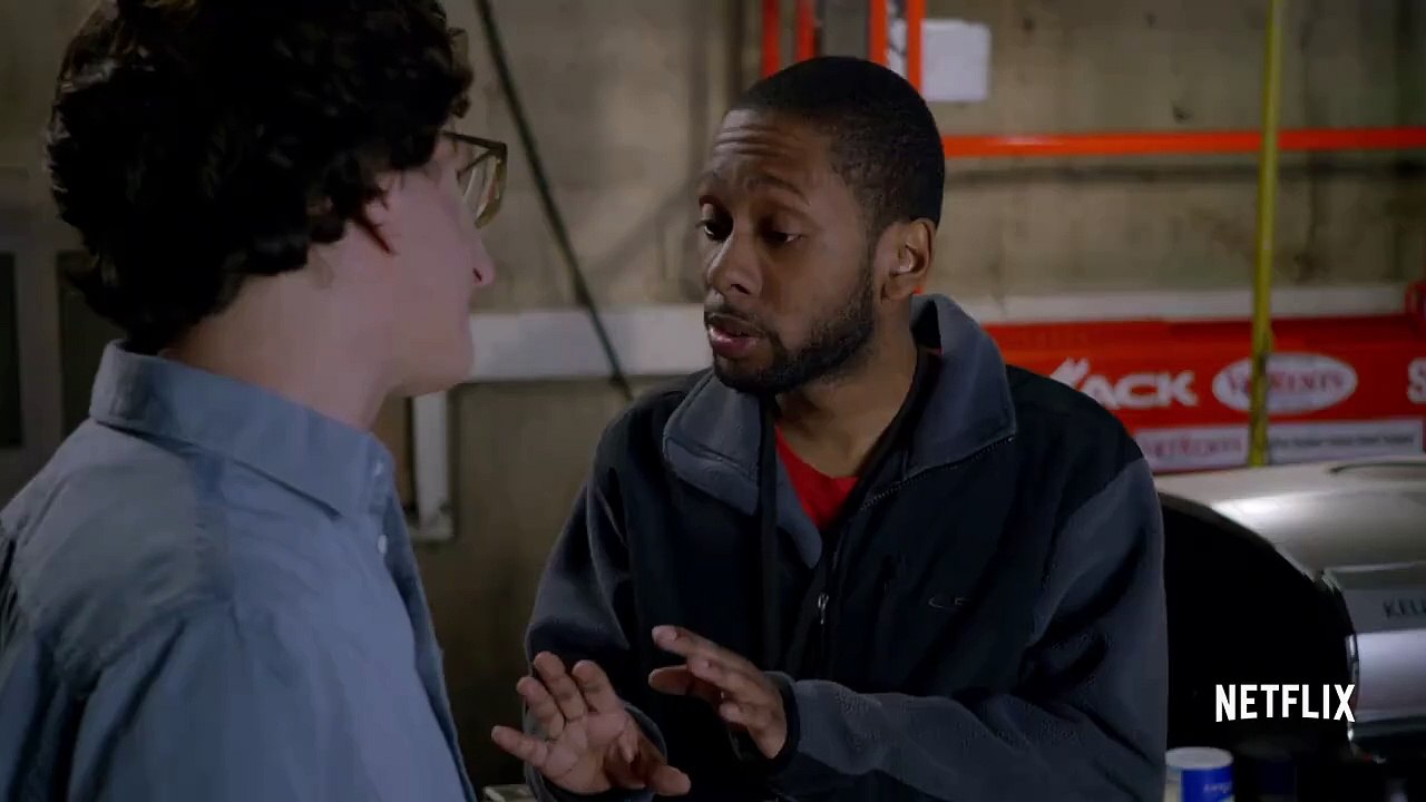 Trailer de Love - Conoce a Gus
