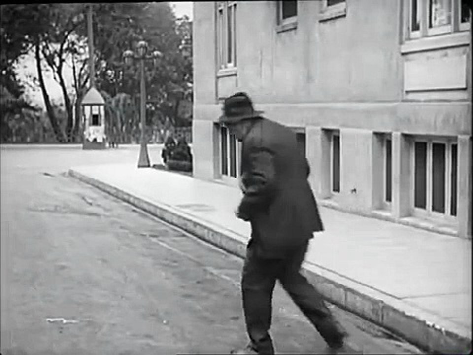 Una Mujer de París-Trailer