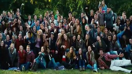 Una Familia Numerosa Trailer