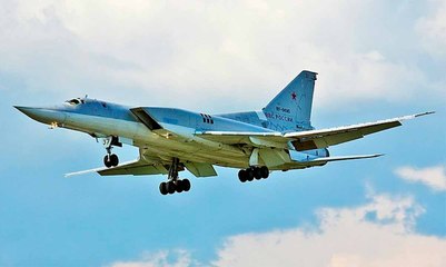 ロシア南西部でのTu-22M3爆撃機の墜落を捉えたビデオ