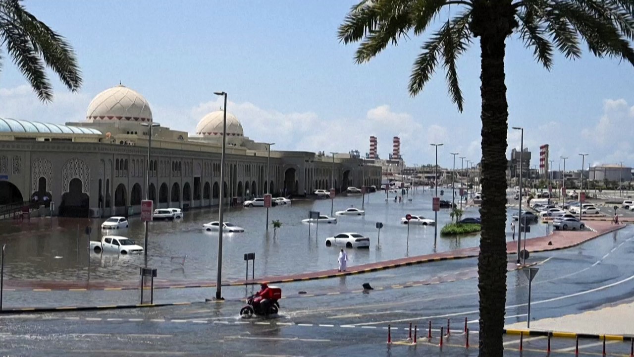 Emirate: Land unter im Wüstenstaat