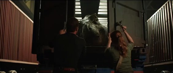 Jurassic World: El Reino Caído | Clip: T. Rex