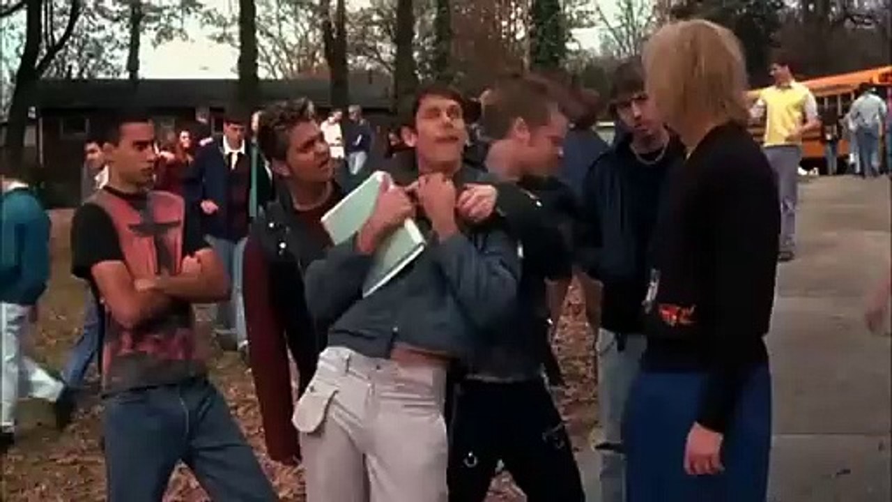 Una Joven Pareja de Idiotas - Tráiler Oficial