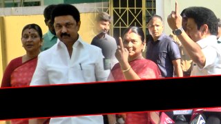 CM Stalin and His Wife Durga Stalin Casted Votes | Tamil Naidu Elections | Oneindia Telugu