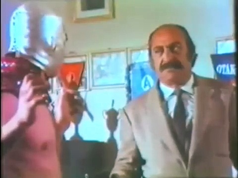 3 Dev Adam - tráiler