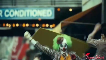 Joker | Teaser tráiler doblado por Rubén León y Framk Maneiro, voces del Guasón y Batman en Latinoamérica