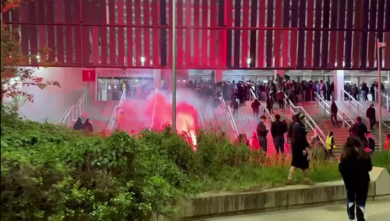 Europa League, la gioia dei tifosi dell'Atalanta dopo la partita contro il Liverpool
