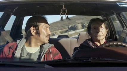 Land tráiler oficial