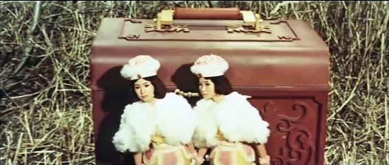 Mothra vs Godzilla | clip