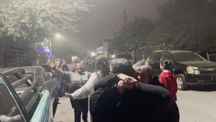 Hija Militar Ayuda Padres Reunirse Con Familia Después De 24 Años