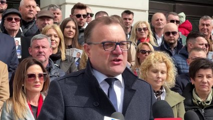 echodnia.eu W towarzystwie swoich sympatyków Radosław Witkowski podsumował samorządową kampanię wyborczą