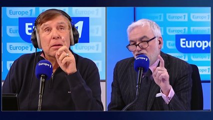 Jean-Pierre Foucault quitte avec émotion Europe 1 après sa courte pige : "C’est beaucoup d’honneur que vous m’avez fait"