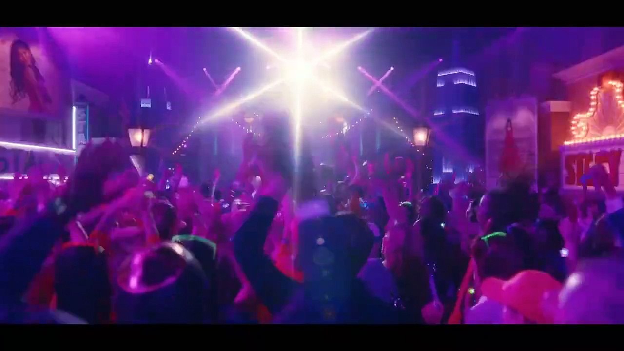 ¡No estás invitada a mi bat mitzvá! | Clip 'The Hottest Guy in 7th Grade'