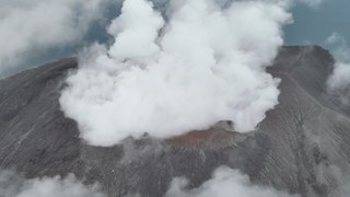 Endonezya'da Ruang Yanardağı patladı, binlerce kişi tahliye edilecek