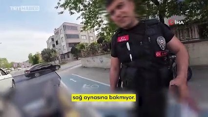 Şerit dışından giden kuryeye polisten uyarı: Üç kuruş için canını tehlikeye atma