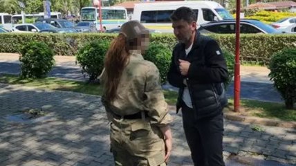 Jandarma üniforması ile GBT kontrolü yaparken polise yakalandı