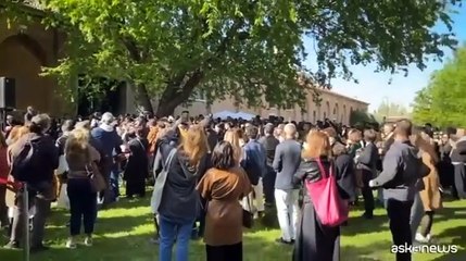 Fischi per il sindaco di Venezia Brugnaro alla Biennale