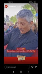 regali e selfie per fiorello