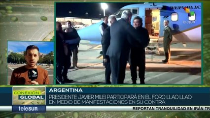 Milei viaja al Fro Llao Llao en medio de manifestaciones en su contra