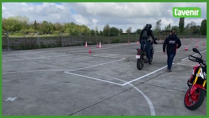 Amputé, Olivier a testé la moto statique de l’ASWR et est sous le charme (vidéo)