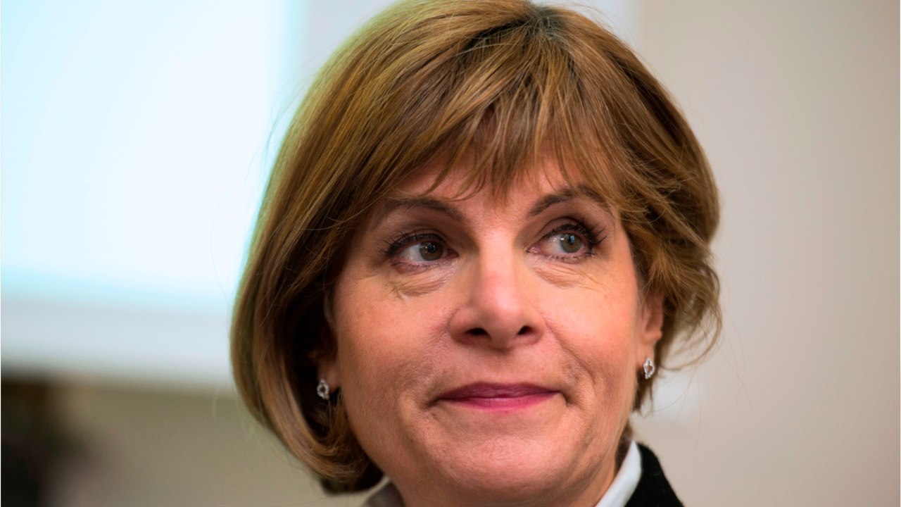 GALA VIDEO - "Des milliers de piqûres" : François Mitterrand, cette ex-proche qui raconte sa douleur face au cancer